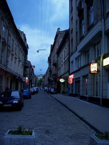 вечерние улицы Львова