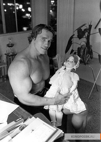 kinopoisk.ru-Arnold-Schwarzenegger-410721.jpg